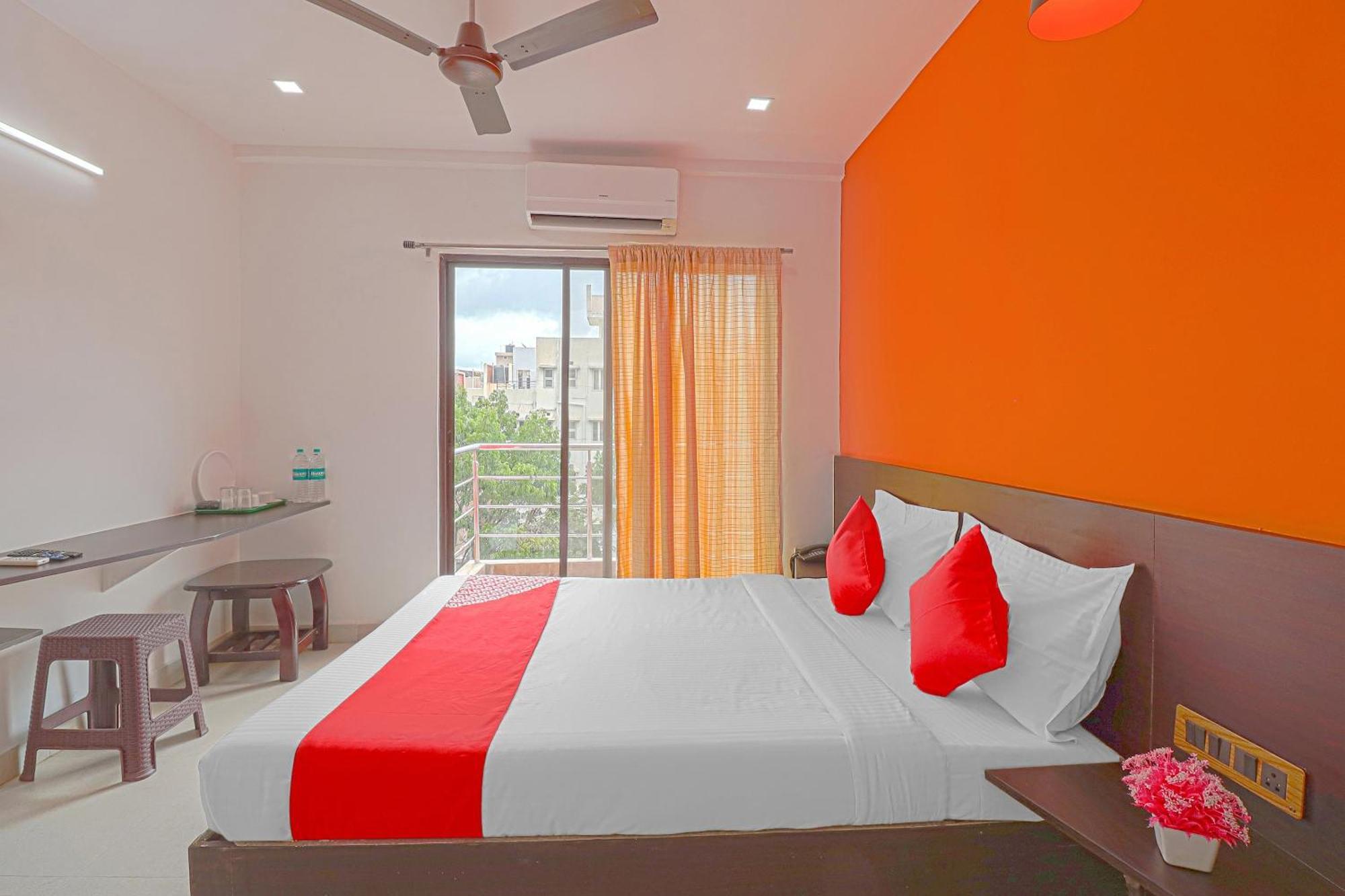 Super Hotel O Blooms Residency Near Baiyappanahalli Metro Station Bangalore Exterior photo
