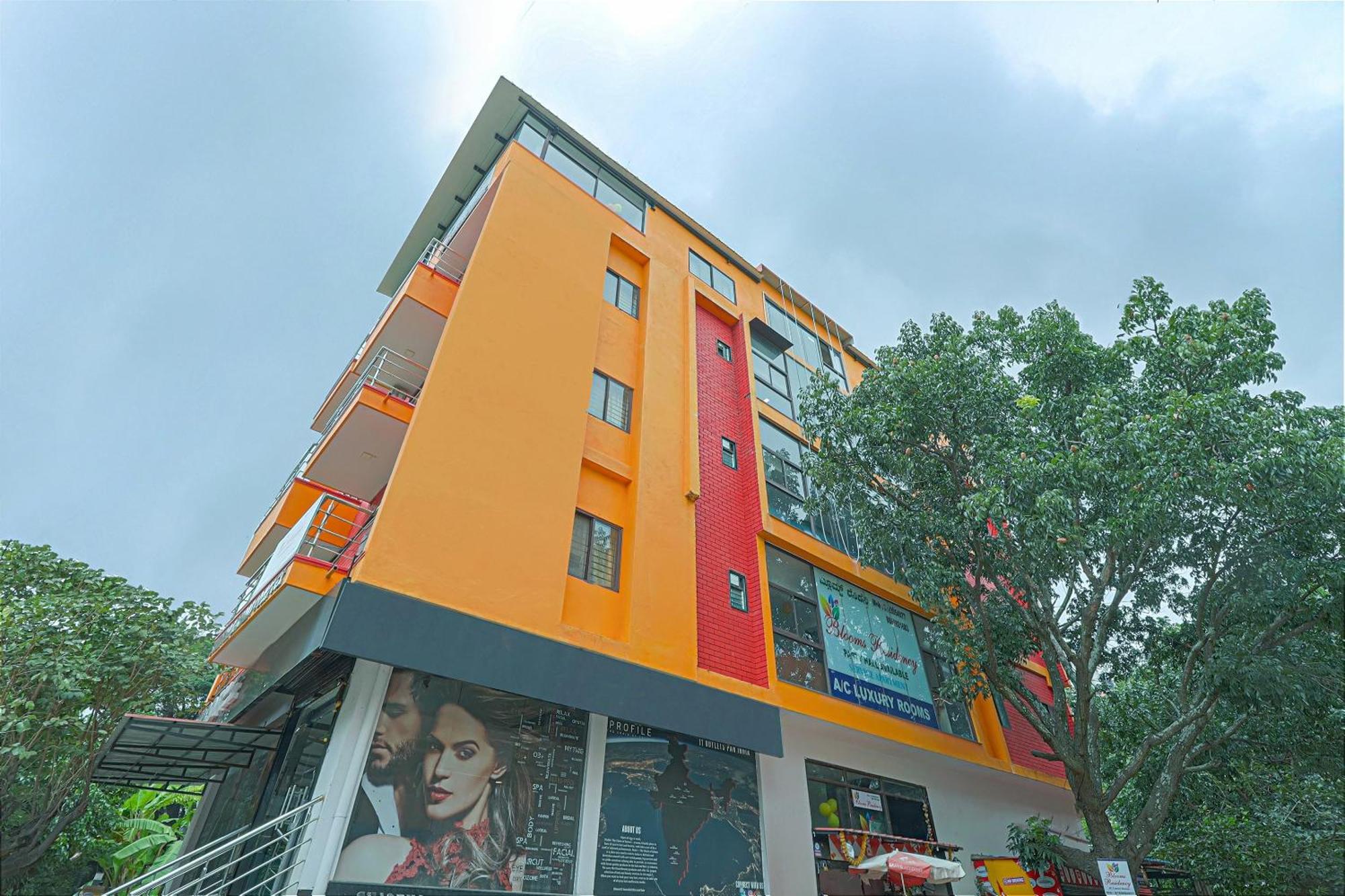 Super Hotel O Blooms Residency Near Baiyappanahalli Metro Station Bangalore Exterior photo